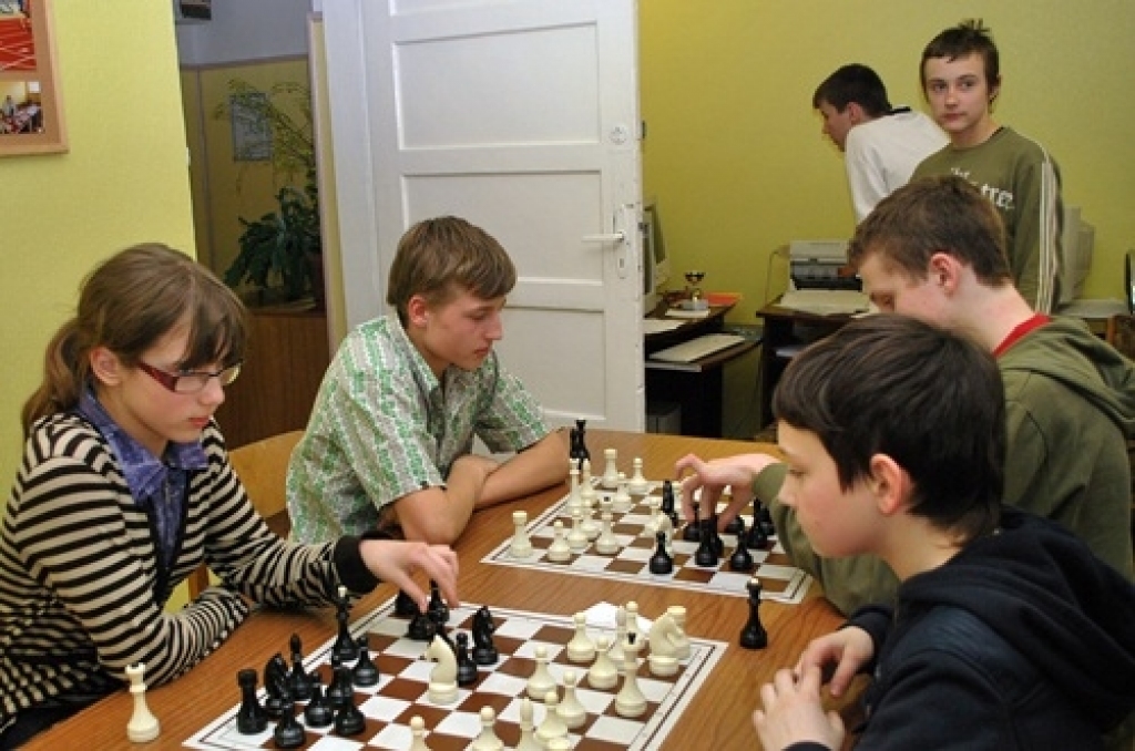 8. aprīlī Bērnu un jaunatnes sporta skolā notika Bauskas novada sacensības šahā 6. – 9. klašu skolēniem.Piedalījās 30 dalībnieku no septiņām skolām, tika izspēlētas septiņas kārtas. Labākie trīs puiši ieguva sešus punktus, bet pēc...
Autors: Uldis Varnevičs