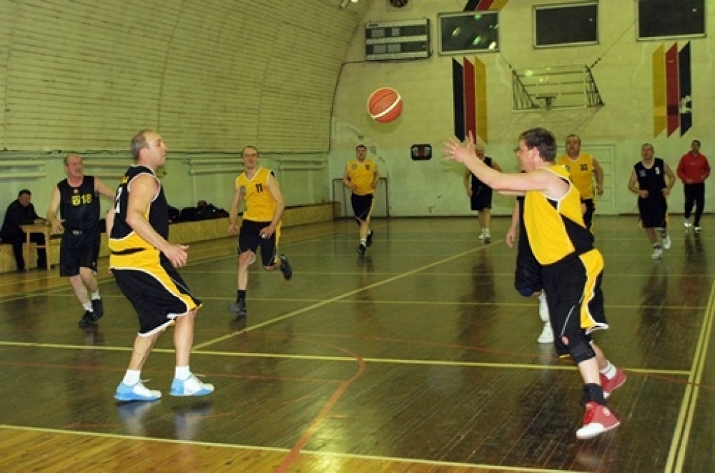 6. aprīlī noslēdzās Bauskas novada atklātais čempionāts veterāniem basketbolā. Kā ierasts – uzvarēja viesi no Iecavas.
Autors: Uldis Varnevičs