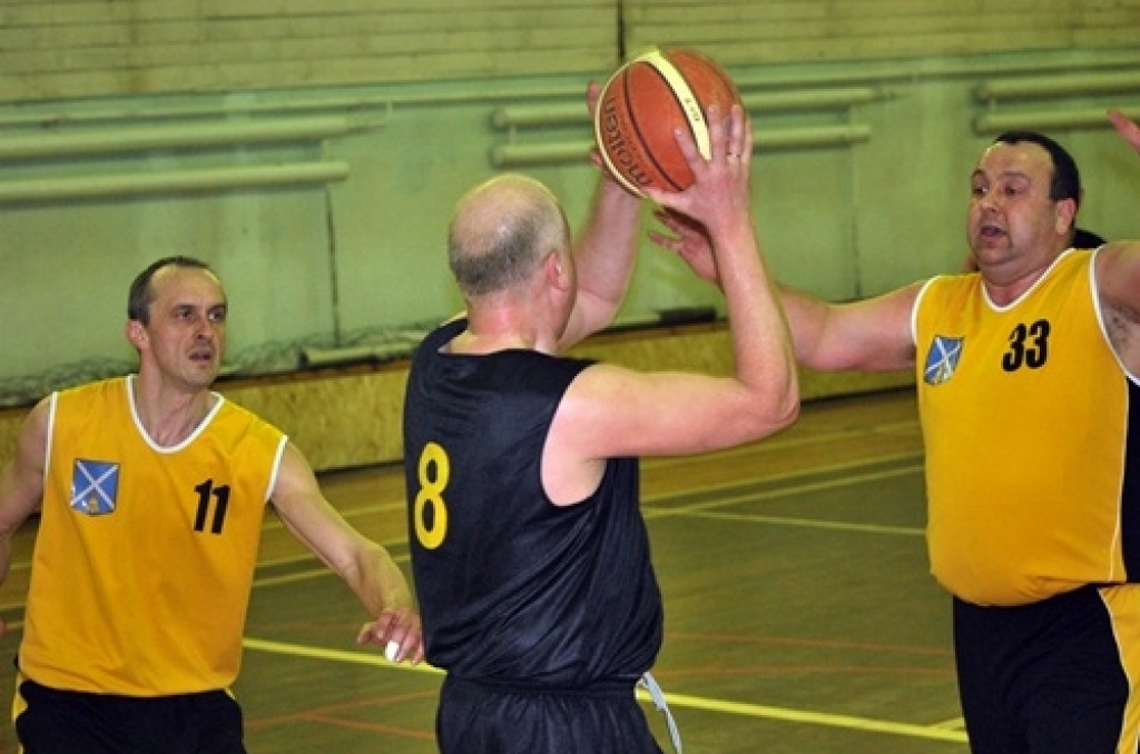 6. aprīlī noslēdzās Bauskas novada atklātais čempionāts veterāniem basketbolā. Kā ierasts – uzvarēja viesi no Iecavas.
Autors: Uldis Varnevičs