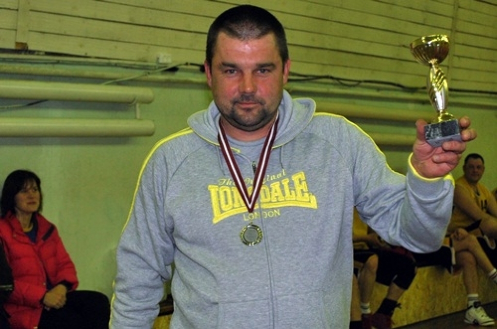 6. aprīlī noslēdzās Bauskas novada atklātais čempionāts veterāniem basketbolā. Kā ierasts – uzvarēja viesi no Iecavas.
Autors: Uldis Varnevičs