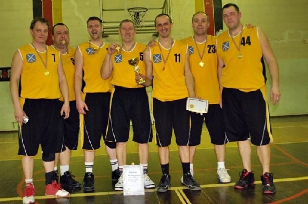 6. aprīlī noslēdzās Bauskas novada atklātais čempionāts veterāniem basketbolā. Kā ierasts – uzvarēja viesi no Iecavas.
Autors: Uldis Varnevičs