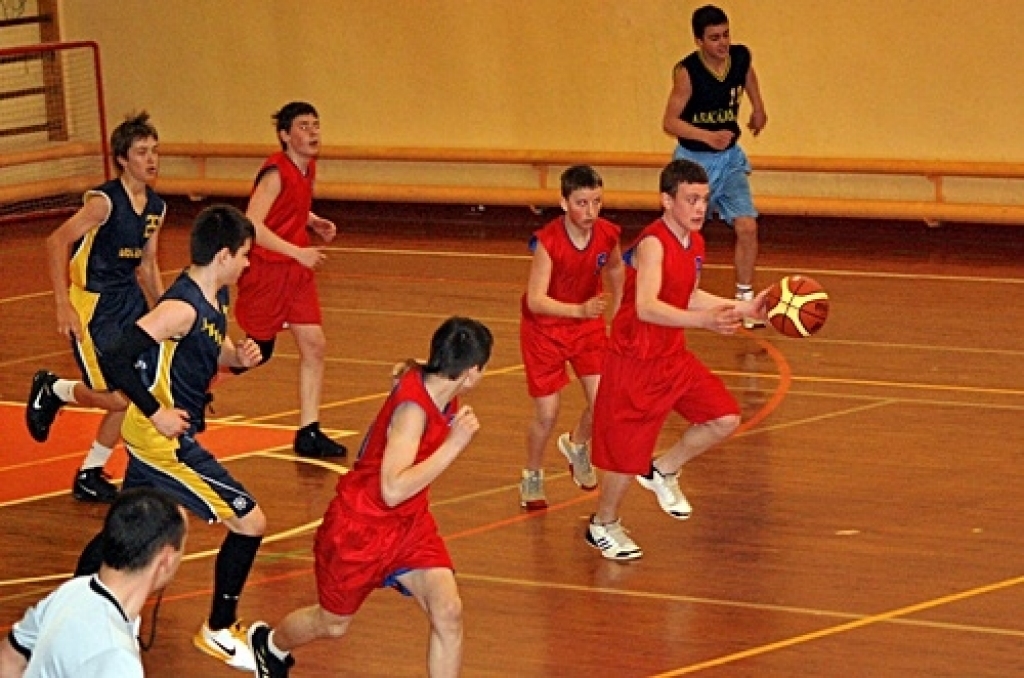 Pagājušās nedēļas nogalē un šīs nedēļas sākumā Swedbank Latvijas jaunatnes basketbola līgā mūsu novadu komandas aizvadījušas vairākas spēles. Tā liecina portāla 'basket.lv' dati.
«Iecava/Vecumnieki» U-19 komanda 2. aprīlī ar 84:71...
Autors: Uldis Varnevičs