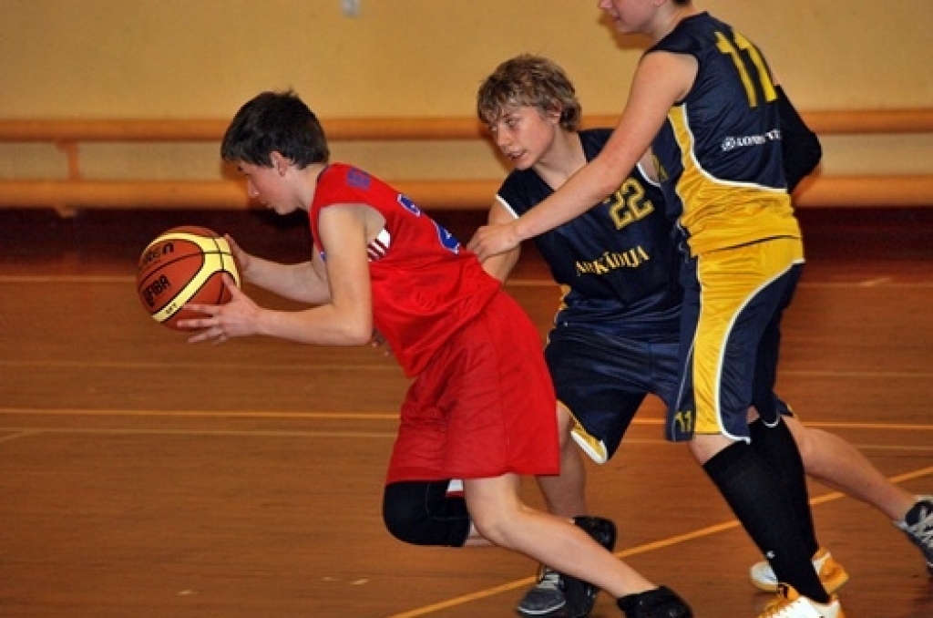 Pagājušās nedēļas nogalē un šīs nedēļas sākumā Swedbank Latvijas jaunatnes basketbola līgā mūsu novadu komandas aizvadījušas vairākas spēles. Tā liecina portāla 'basket.lv' dati.
«Iecava/Vecumnieki» U-19 komanda 2. aprīlī ar 84:71...
Autors: Uldis Varnevičs