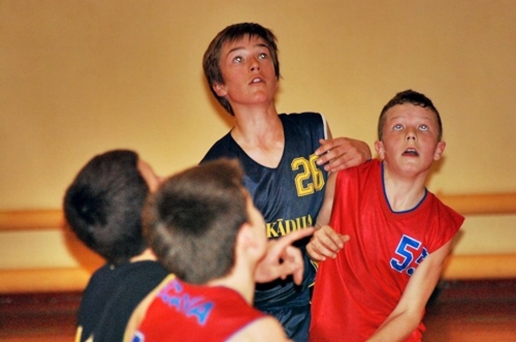 Pagājušās nedēļas nogalē un šīs nedēļas sākumā Swedbank Latvijas jaunatnes basketbola līgā mūsu novadu komandas aizvadījušas vairākas spēles. Tā liecina portāla 'basket.lv' dati.
«Iecava/Vecumnieki» U-19 komanda 2. aprīlī ar 84:71...
Autors: Uldis Varnevičs