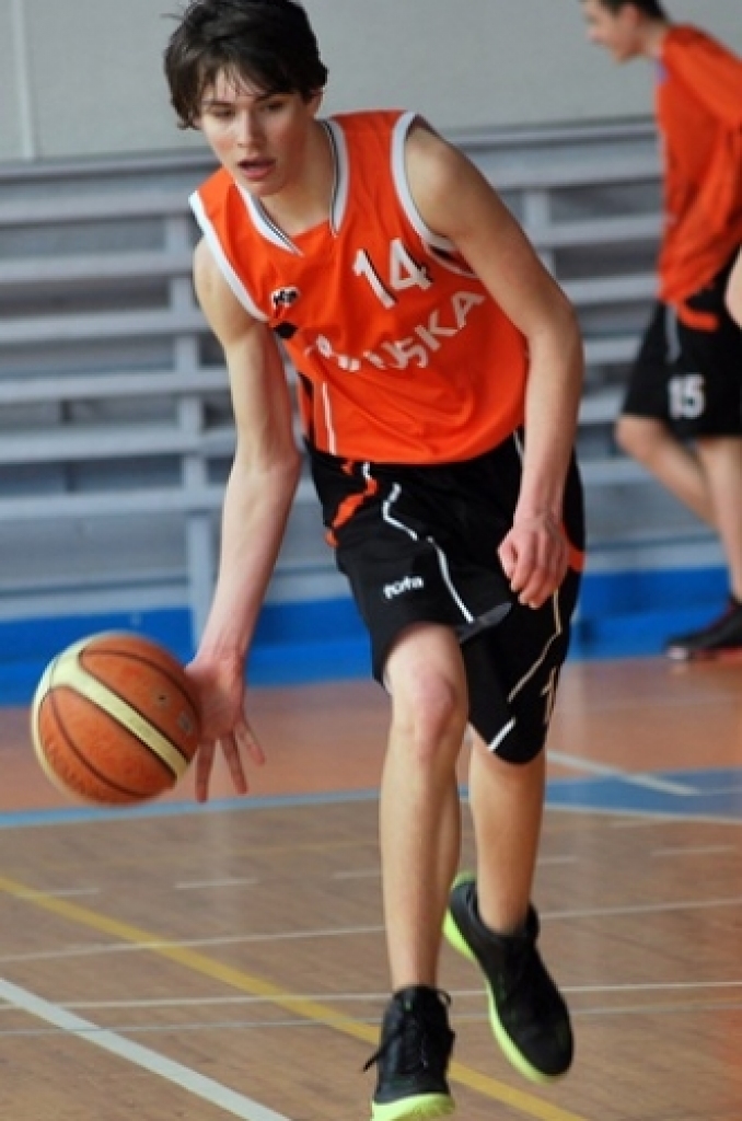 Pagājušās nedēļas nogalē un šīs nedēļas sākumā Swedbank Latvijas jaunatnes basketbola līgā mūsu novadu komandas aizvadījušas vairākas spēles. Tā liecina portāla 'basket.lv' dati.
«Iecava/Vecumnieki» U-19 komanda 2. aprīlī ar 84:71...
Autors: Uldis Varnevičs