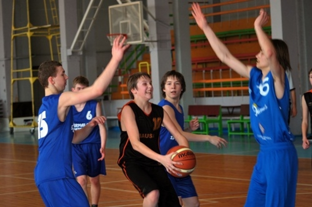 Pagājušās nedēļas nogalē un šīs nedēļas sākumā Swedbank Latvijas jaunatnes basketbola līgā mūsu novadu komandas aizvadījušas vairākas spēles. Tā liecina portāla 'basket.lv' dati.
«Iecava/Vecumnieki» U-19 komanda 2. aprīlī ar 84:71...
Autors: Uldis Varnevičs