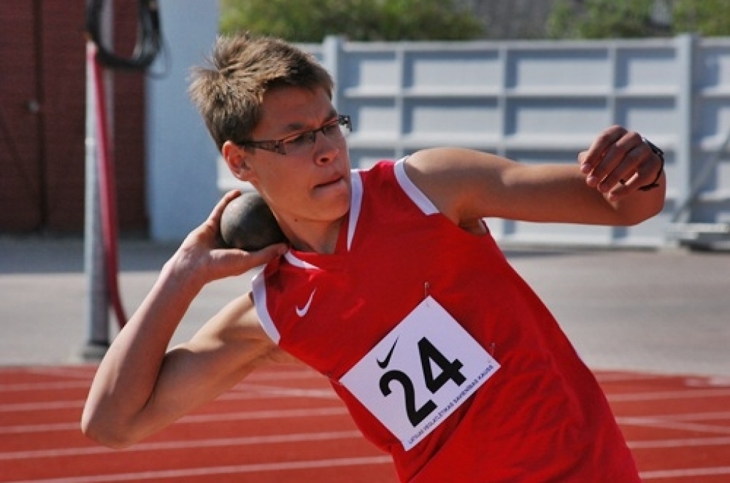 Kupls skaits sportistu ieradās Bauskas novada pašvaldības sporta bāzē 24. maija vakarā. Starp viņiem bija vairāk nekā 30 dalībnieku no Bauskas un Iecavas novada.
Latvijas vieglatlētikas kausu izcīņas posmā Bauskā treniņu sacensībās...
Autors: Uldis Varnevičs