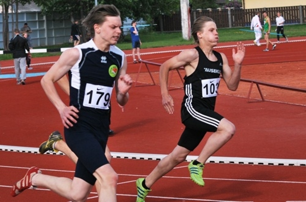 Kupls skaits sportistu ieradās Bauskas novada pašvaldības sporta bāzē 24. maija vakarā. Starp viņiem bija vairāk nekā 30 dalībnieku no Bauskas un Iecavas novada.
Latvijas vieglatlētikas kausu izcīņas posmā Bauskā treniņu sacensībās...
Autors: Uldis Varnevičs