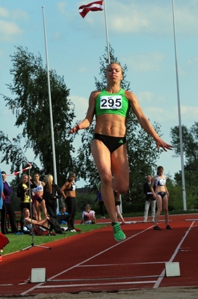 Kupls skaits sportistu ieradās Bauskas novada pašvaldības sporta bāzē 24. maija vakarā. Starp viņiem bija vairāk nekā 30 dalībnieku no Bauskas un Iecavas novada.
Latvijas vieglatlētikas kausu izcīņas posmā Bauskā treniņu sacensībās...
Autors: Uldis Varnevičs