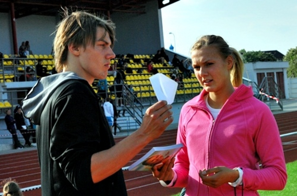 Kupls skaits sportistu ieradās Bauskas novada pašvaldības sporta bāzē 24. maija vakarā. Starp viņiem bija vairāk nekā 30 dalībnieku no Bauskas un Iecavas novada.
Latvijas vieglatlētikas kausu izcīņas posmā Bauskā treniņu sacensībās...
Autors: Uldis Varnevičs