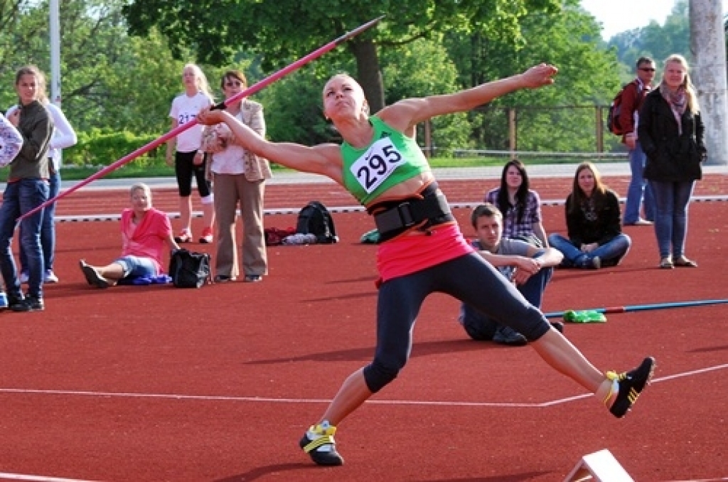 Kupls skaits sportistu ieradās Bauskas novada pašvaldības sporta bāzē 24. maija vakarā. Starp viņiem bija vairāk nekā 30 dalībnieku no Bauskas un Iecavas novada.
Latvijas vieglatlētikas kausu izcīņas posmā Bauskā treniņu sacensībās...
Autors: Uldis Varnevičs