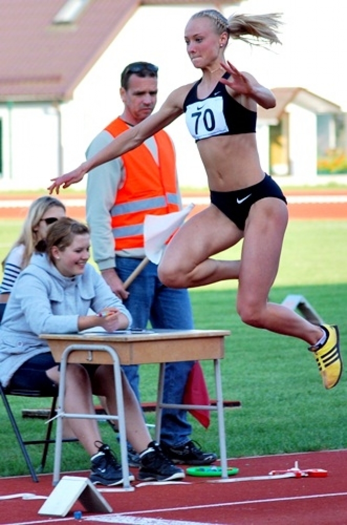 Kupls skaits sportistu ieradās Bauskas novada pašvaldības sporta bāzē 24. maija vakarā. Starp viņiem bija vairāk nekā 30 dalībnieku no Bauskas un Iecavas novada.
Latvijas vieglatlētikas kausu izcīņas posmā Bauskā treniņu sacensībās...
Autors: Uldis Varnevičs