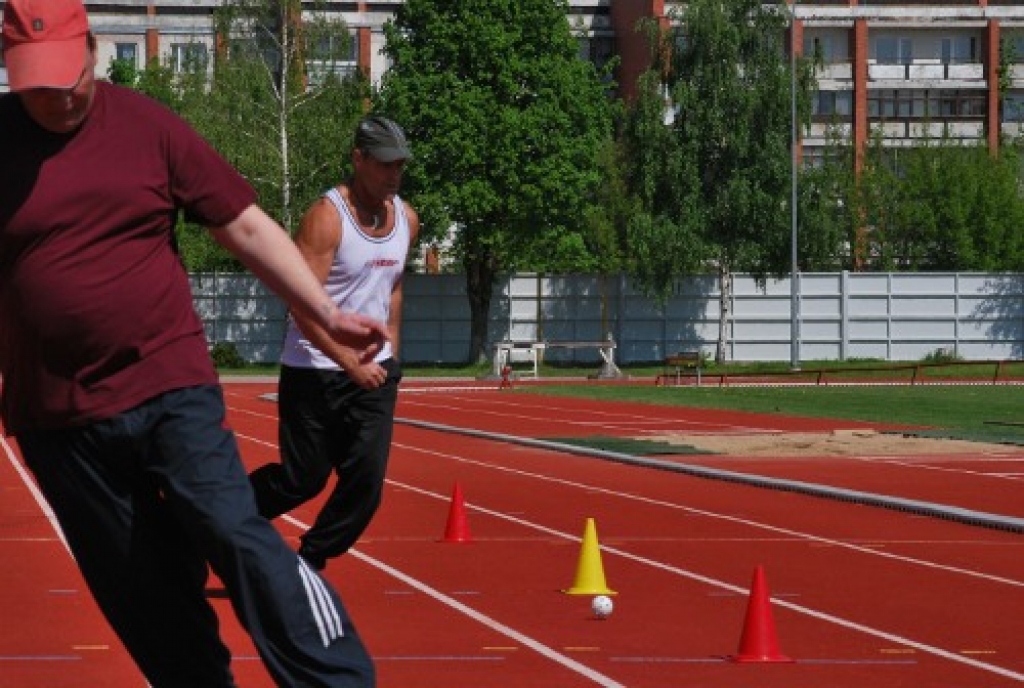 Bauskas novada pašvaldības sporta bāzē 21. maijā risinājās pavasara sporta svētki cilvēkiem ar īpašām vajadzībām. Ap 120 dalībnieku no Bauskas, Iecavas, Rundāles novada, kā arī ciemiņi no Dobeles, Siguldas un Pluņģes (Lietuva) sacentās...
Autors: Kristaps Ābelnieks