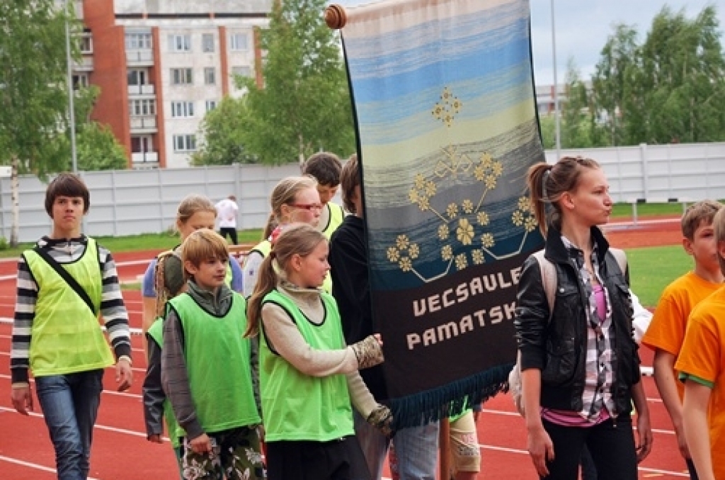Bauskas novada pašvaldības sporta bāzēs 17. un 18. maijā notika sacensības skolu jauniešiem, kuras organizēja Bauskas bērnu un jaunatnes sporta skolas pedagogi un piedalījās Bauskas, Rundāles, Iecavas un Neretas novada jaunie sportisti. ...
Autors: Uldis Varnevičs