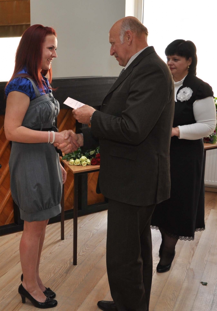 Vecumnieku novadā konkursa «Gada skolēns 2011» noslēguma sarīkojums notika Valles saieta namā 12. maijā.
Svinīgajā ceremonijā piedalījās novada vispārizglītojošo skolu izvirzītie labākie audzēkņi – 15 jaunieši: pieci no Misas, četri – no...