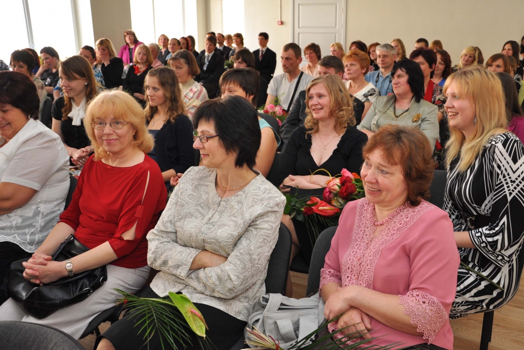 Vecumnieku novadā konkursa «Gada skolēns 2011» noslēguma sarīkojums notika Valles saieta namā 12. maijā.
Svinīgajā ceremonijā piedalījās novada vispārizglītojošo skolu izvirzītie labākie audzēkņi – 15 jaunieši: pieci no Misas, četri – no...