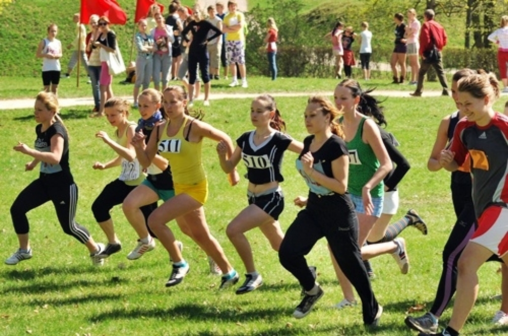 29. aprīlī notika Bauskas novada bērnu un jaunatnes sporta skolas (BJSS) rīkotais kross Bauskas pilskalna parkā.
Bija ieradušās komandas no trim novadu skolām – Iecavas, Bauskas un Rundāles. Iecavnieki startēja ārpus konkurences. ...
Autors: Uldis Varnevičs