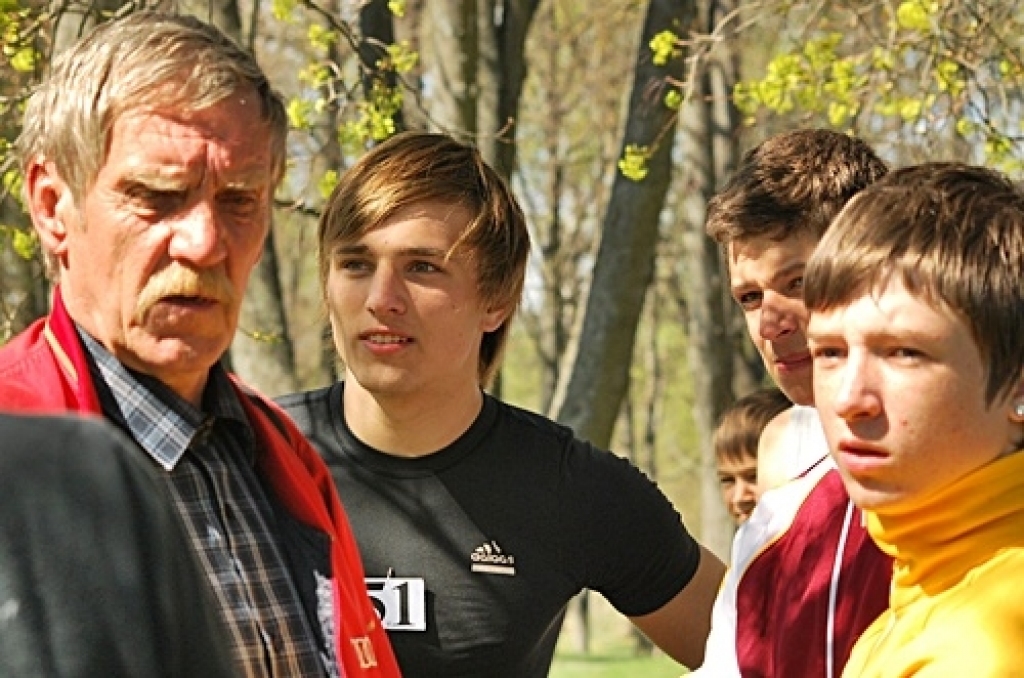 29. aprīlī notika Bauskas novada bērnu un jaunatnes sporta skolas (BJSS) rīkotais kross Bauskas pilskalna parkā.
Bija ieradušās komandas no trim novadu skolām – Iecavas, Bauskas un Rundāles. Iecavnieki startēja ārpus konkurences. ...
Autors: Uldis Varnevičs