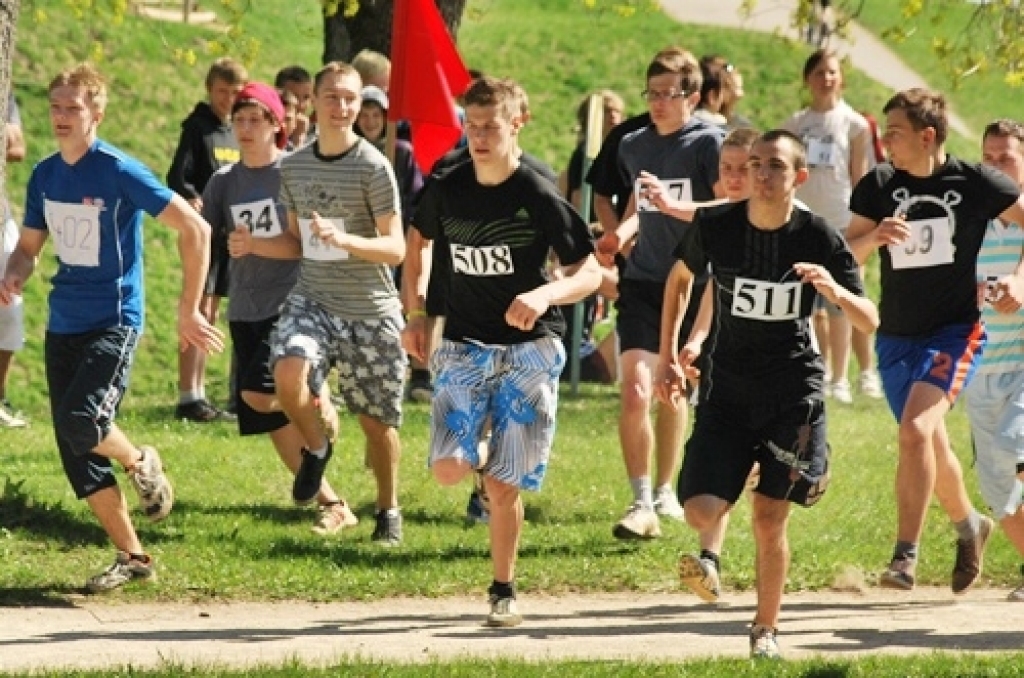29. aprīlī notika Bauskas novada bērnu un jaunatnes sporta skolas (BJSS) rīkotais kross Bauskas pilskalna parkā.
Bija ieradušās komandas no trim novadu skolām – Iecavas, Bauskas un Rundāles. Iecavnieki startēja ārpus konkurences. ...
Autors: Uldis Varnevičs