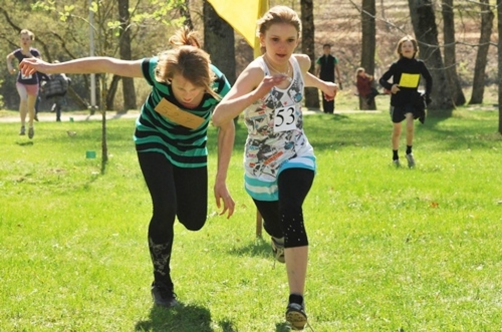 29. aprīlī notika Bauskas novada bērnu un jaunatnes sporta skolas (BJSS) rīkotais kross Bauskas pilskalna parkā.
Bija ieradušās komandas no trim novadu skolām – Iecavas, Bauskas un Rundāles. Iecavnieki startēja ārpus konkurences. ...
Autors: Uldis Varnevičs