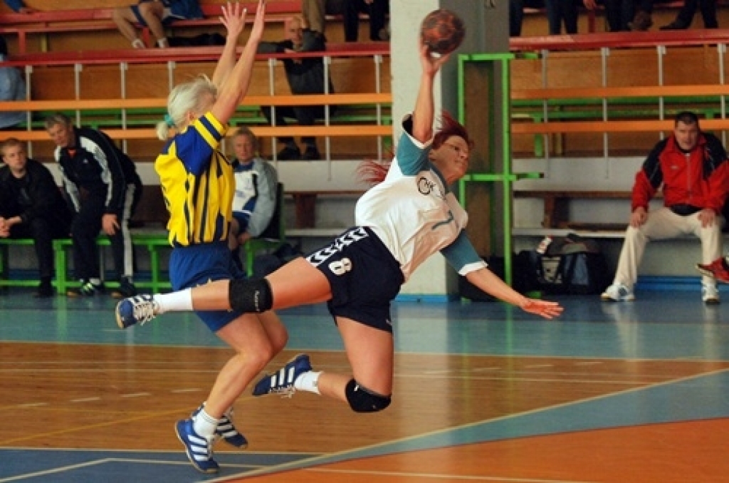 Bauskas sporta namā «Mēmele» 30. aprīlī notika 2010./2011. gada Lietuvas atklātā handbola čempionāta veterāniem spēles vīriešiem un sievietēm «Bauskas kauss 2011».
Šo sporta veidu pie mums iznāk reti redzēt. Lai arī tās, tāpat kā citas...
Autors: Uldis Varnevičs
