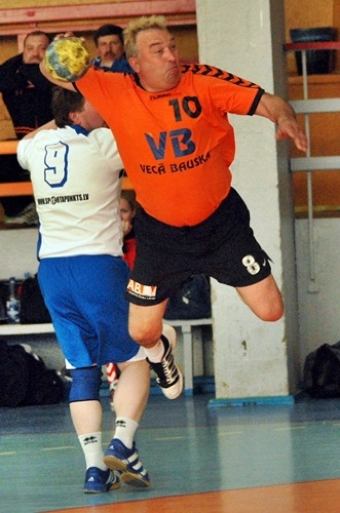 Bauskas sporta namā «Mēmele» 30. aprīlī notika 2010./2011. gada Lietuvas atklātā handbola čempionāta veterāniem spēles vīriešiem un sievietēm «Bauskas kauss 2011».
Šo sporta veidu pie mums iznāk reti redzēt. Lai arī tās, tāpat kā citas...
Autors: Uldis Varnevičs