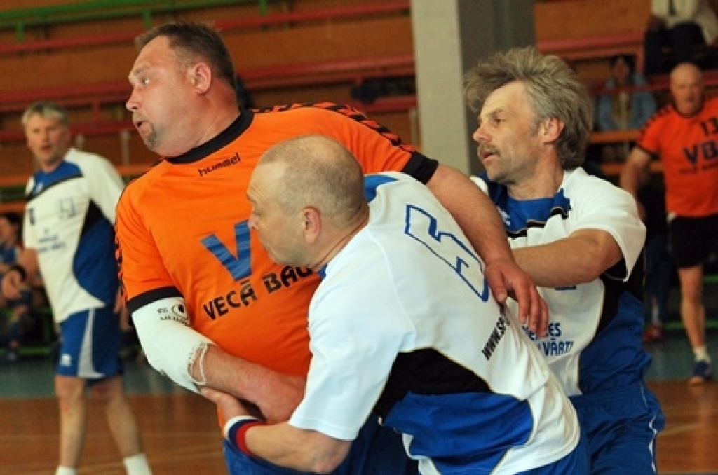 Bauskas sporta namā «Mēmele» 30. aprīlī notika 2010./2011. gada Lietuvas atklātā handbola čempionāta veterāniem spēles vīriešiem un sievietēm «Bauskas kauss 2011».
Šo sporta veidu pie mums iznāk reti redzēt. Lai arī tās, tāpat kā citas...
Autors: Uldis Varnevičs