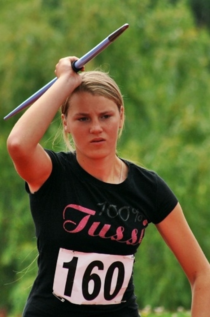 Sporta dzīves grandiozākais notikums Bauskā bija 22. jūnijā Jāņa Lūša kausu izcīņa šķēpmešanā. Tas pulcēja Latvijas labākos šķēpmetējus. Sacīkšu emocijas - fotoattēlos.
Autors: Uldis Varnevičs