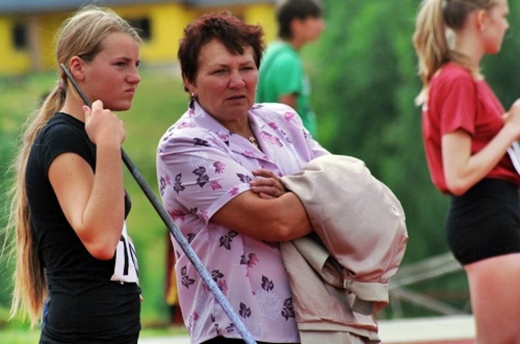 Sporta dzīves grandiozākais notikums Bauskā bija 22. jūnijā Jāņa Lūša kausu izcīņa šķēpmešanā. Tas pulcēja Latvijas labākos šķēpmetējus. Sacīkšu emocijas - fotoattēlos.
Autors: Uldis Varnevičs