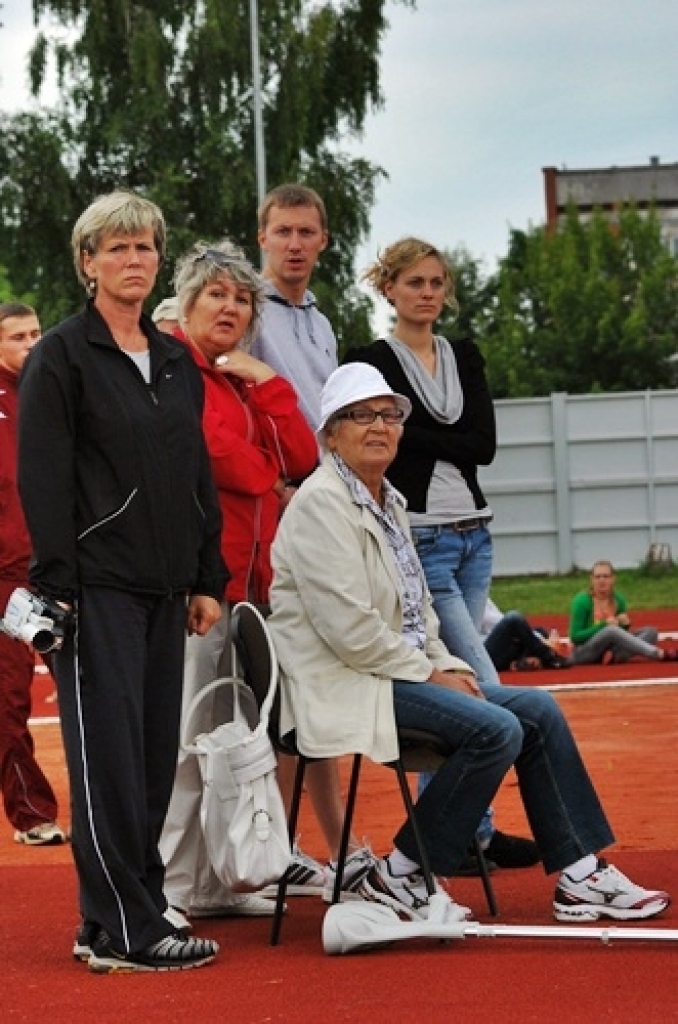 Sporta dzīves grandiozākais notikums Bauskā bija 22. jūnijā Jāņa Lūša kausu izcīņa šķēpmešanā. Tas pulcēja Latvijas labākos šķēpmetējus. Sacīkšu emocijas - fotoattēlos.
Autors: Uldis Varnevičs