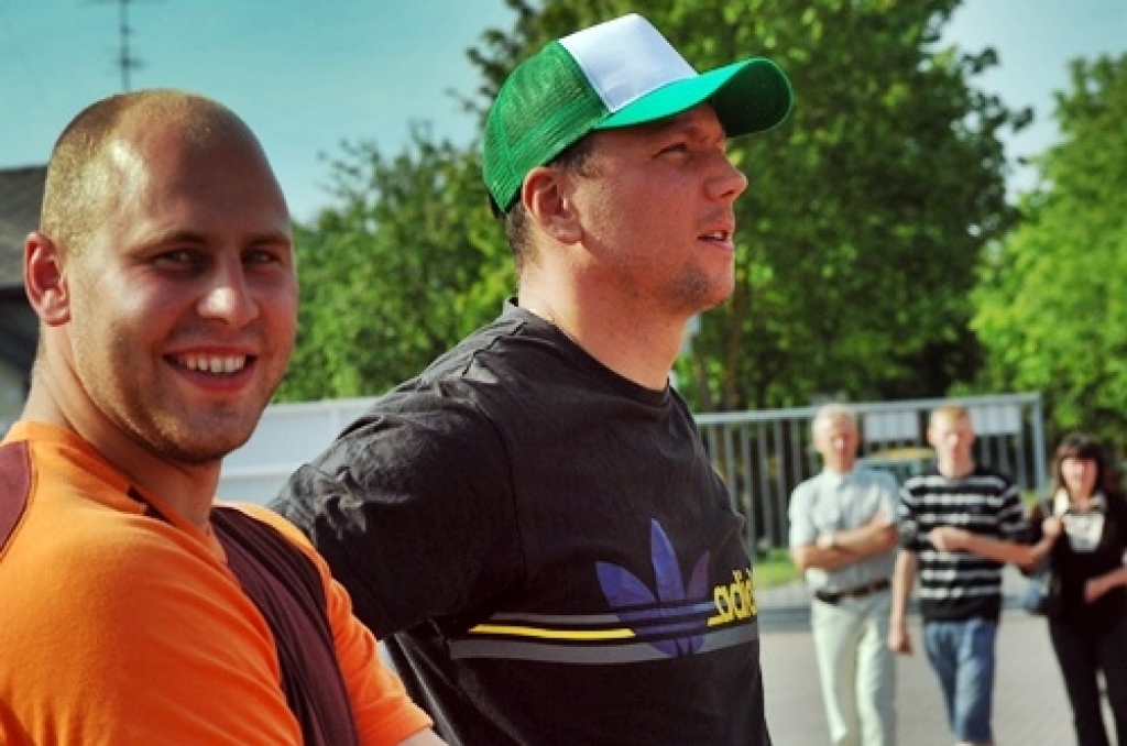 Sporta dzīves grandiozākais notikums Bauskā bija 22. jūnijā Jāņa Lūša kausu izcīņa šķēpmešanā. Tas pulcēja Latvijas labākos šķēpmetējus. Sacīkšu emocijas - fotoattēlos.
Autors: Uldis Varnevičs