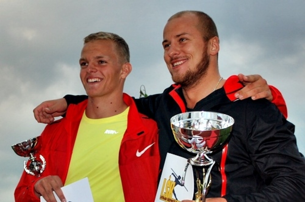 Sporta dzīves grandiozākais notikums Bauskā bija 22. jūnijā Jāņa Lūša kausu izcīņa šķēpmešanā. Tas pulcēja Latvijas labākos šķēpmetējus. Sacīkšu emocijas - fotoattēlos.
Autors: Uldis Varnevičs