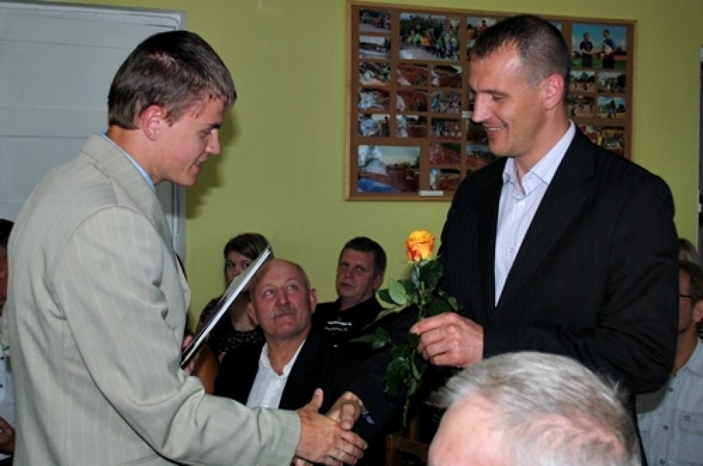 Bauskas novada Bērnu un jaunatnes sporta skolas izlaidums notika 16. jūnijā. Šogad skolu beidza vairāki sportisti, kas piedalījušies pasaules čempionātā, un arī tādi, kuru vārdus pasaules līmeņa sacensībās mēs šogad vēl dzirdēsim.
Autors: Uldis Varnevičs