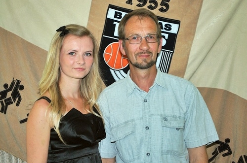 Bauskas novada Bērnu un jaunatnes sporta skolas izlaidums notika 16. jūnijā. Šogad skolu beidza vairāki sportisti, kas piedalījušies pasaules čempionātā, un arī tādi, kuru vārdus pasaules līmeņa sacensībās mēs šogad vēl dzirdēsim.
Autors: Uldis Varnevičs
