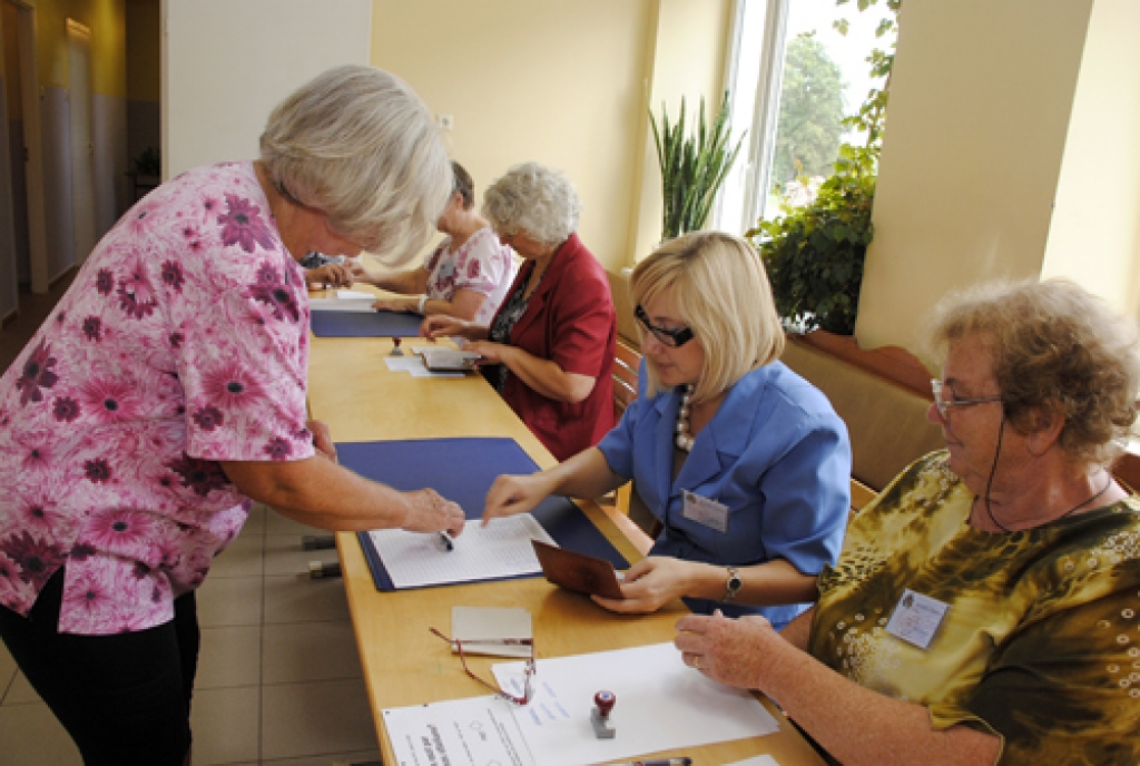Tautas nobalsošanā par 10.Saeimas atlaišanu 23.jūlijā piedalījušies 687304 jeb 44,56 procenti balsstiesīgo pilsoņu, liecina Centrālās vēlēšanu komisijas (CVK) apkopotā informācija. Ziņas ir apkopotas no visiem 950 Latvijas iecirkņiem. Par...
Autors: Ivars Bogdanovs