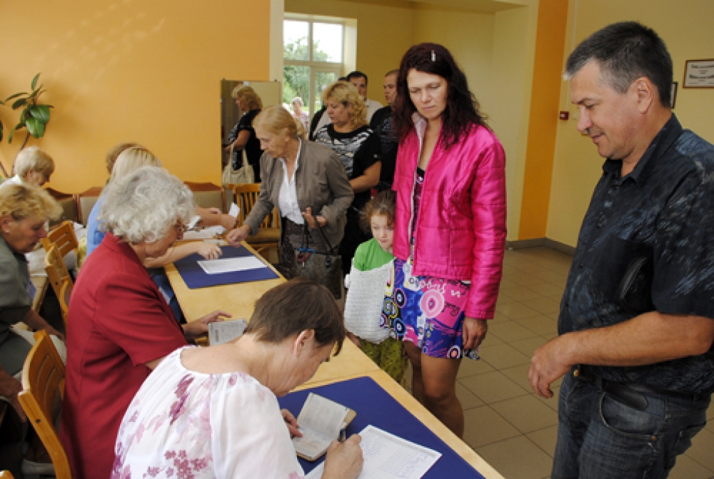 Tautas nobalsošanā par 10.Saeimas atlaišanu 23.jūlijā piedalījušies 687304 jeb 44,56 procenti balsstiesīgo pilsoņu, liecina Centrālās vēlēšanu komisijas (CVK) apkopotā informācija. Ziņas ir apkopotas no visiem 950 Latvijas iecirkņiem. Par...
Autors: Ivars Bogdanovs