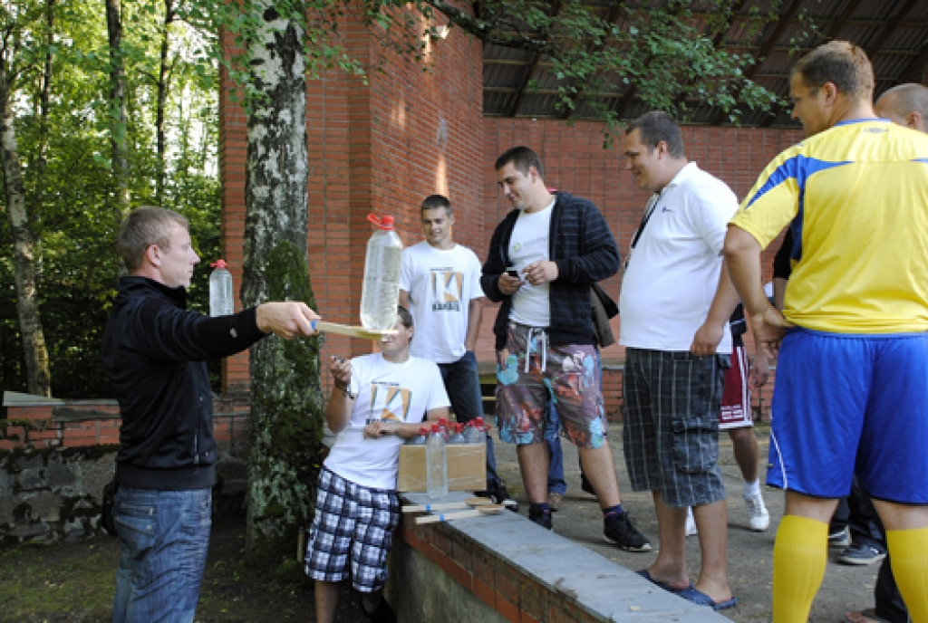 Bauskas novada Gailīšu pagastā ļoti aizrautīgi, ar izdomu un asprātīgi notikušas netradicionālas sporta sacensības. Tajās vajadzēja ne tik daudz spēka, cik veiklības un koncentrēšanās spēju. Pīrāgu estrādē 23. jūlijā bija ap 80 dalībnieku...
Autors: Ivars Bogdanovs
