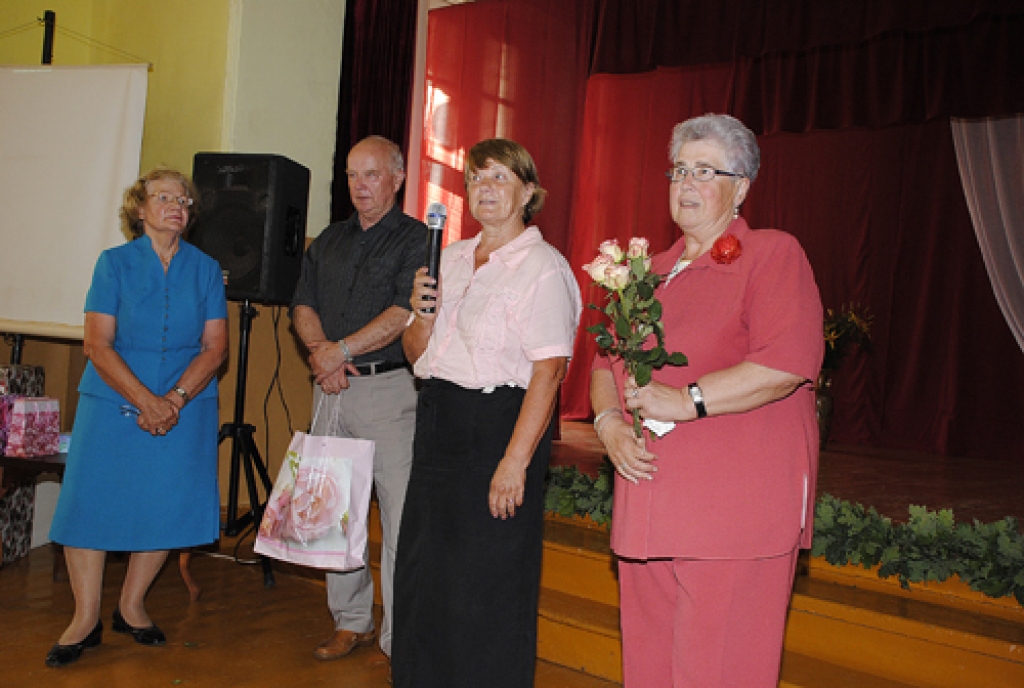Svitenes pamatskola 9. jūlijā svinēja 175 gadu jubileju, un to apciemoja cilvēki, kuri šai vietai ir bijuši un jūtas piederīgi. Bija daudz atmiņu, plašs koncerts un sirsnīgas sarunas.
Autors: Juris Iļņickis