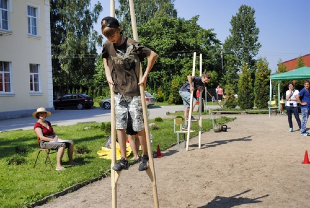 Stelpes pamatskolas sporta bāzē 27. augustā notika Stelpes pagasta sporta svētki. Par rezultātiem informē Vecumnieku un Stelpes pagasta sporta organizators Ivars Sproģis.
Tāllēkšanā no vietas labākie bija Rolands Plēsnieks un Diāna...
Autors: Uldis Varnevičs