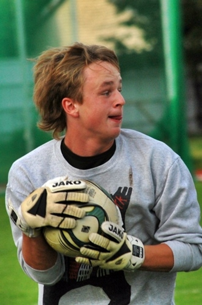 Šīs nedēļas nogalē risināsies Bauskas novada atklātā futbola čempionāts. Tā kā frisbija spēļu laikā lielā lietus dēļ stipri cieta laukuma zāliens, futbolistiem bija pusotras nedēļas pārtraukums. Tagad kājbumbas spēlētāji gatavojas...
Autors: Uldis Varnevičs