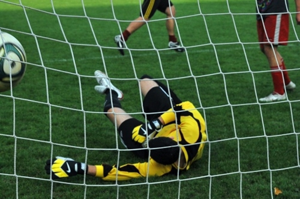 Šīs nedēļas nogalē risināsies Bauskas novada atklātā futbola čempionāts. Tā kā frisbija spēļu laikā lielā lietus dēļ stipri cieta laukuma zāliens, futbolistiem bija pusotras nedēļas pārtraukums. Tagad kājbumbas spēlētāji gatavojas...
Autors: Uldis Varnevičs