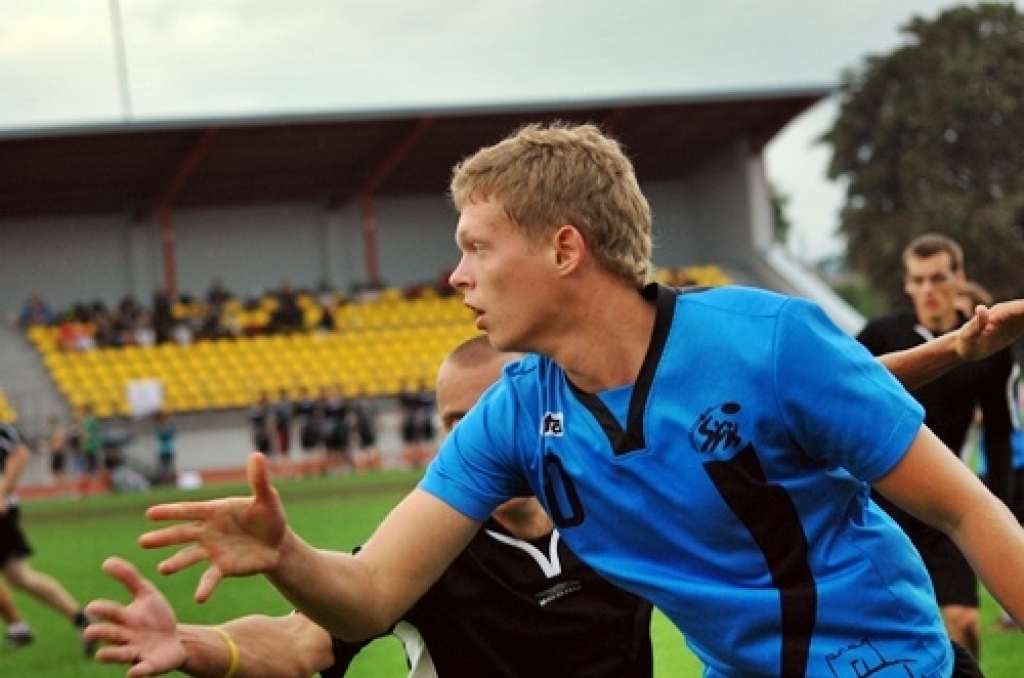 Bauskas novada pašvaldības sporta bāzē noskaidrotas Latvijas labākās vienības frisbijā – komandu sportā ar lidojošā šķīvīša mešanu un ķeršanu.
Sacensībās piedalījās piecas vīriešu un trīs dāmu komandas no Rīgas, Valmieras, Salaspils,...
Autors: Uldis Varnevičs