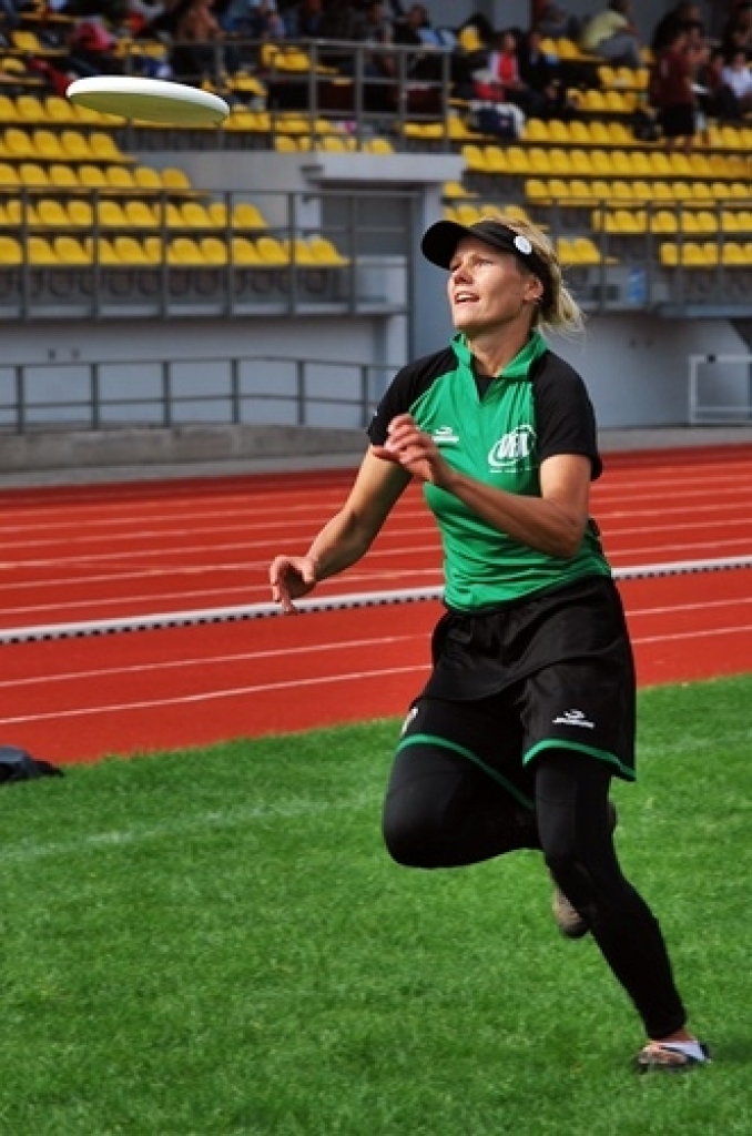 Bauskas novada pašvaldības sporta bāzē noskaidrotas Latvijas labākās vienības frisbijā – komandu sportā ar lidojošā šķīvīša mešanu un ķeršanu.
Sacensībās piedalījās piecas vīriešu un trīs dāmu komandas no Rīgas, Valmieras, Salaspils,...
Autors: Uldis Varnevičs