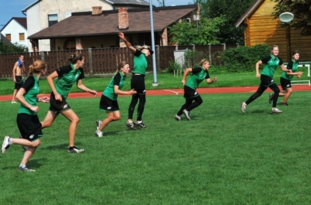 Bauskas novada pašvaldības sporta bāzē noskaidrotas Latvijas labākās vienības frisbijā – komandu sportā ar lidojošā šķīvīša mešanu un ķeršanu.
Sacensībās piedalījās piecas vīriešu un trīs dāmu komandas no Rīgas, Valmieras, Salaspils,...
Autors: Uldis Varnevičs