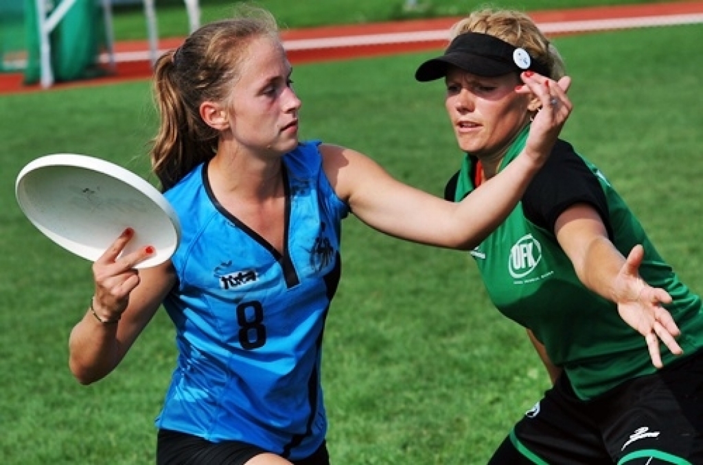 Bauskas novada pašvaldības sporta bāzē noskaidrotas Latvijas labākās vienības frisbijā – komandu sportā ar lidojošā šķīvīša mešanu un ķeršanu.
Sacensībās piedalījās piecas vīriešu un trīs dāmu komandas no Rīgas, Valmieras, Salaspils,...
Autors: Uldis Varnevičs