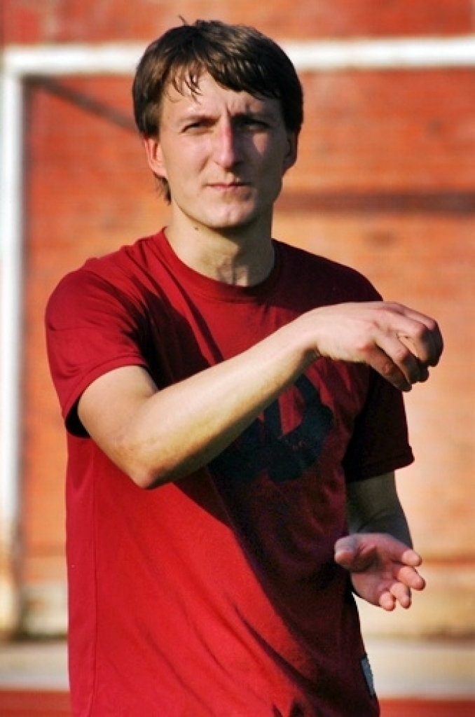 Bauskas novada pašvaldības sporta bāzē noskaidrotas Latvijas labākās vienības frisbijā – komandu sportā ar lidojošā šķīvīša mešanu un ķeršanu.
Sacensībās piedalījās piecas vīriešu un trīs dāmu komandas no Rīgas, Valmieras, Salaspils,...
Autors: Uldis Varnevičs