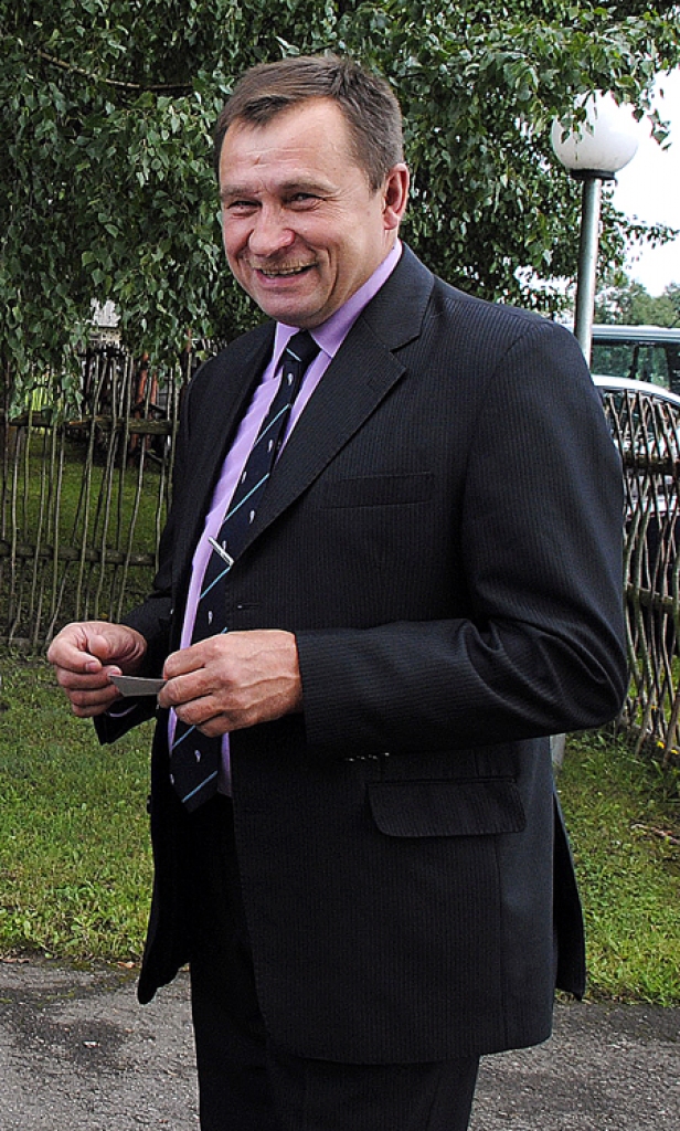 «Bauskas Dzīves» sadarbībā ar Hipotēku banku rīkotajā konkursā «Reģiona uzņēmējs – 2010» par sekmīgākajiem atzīti trīs uzņēmēji – Jeļena Forste, individuālais uzņēmums «Eleana» no Rundāles novada, Andris Kalniņš, bioloģiskā zemnieku...
Autors: Juris Iļņickis