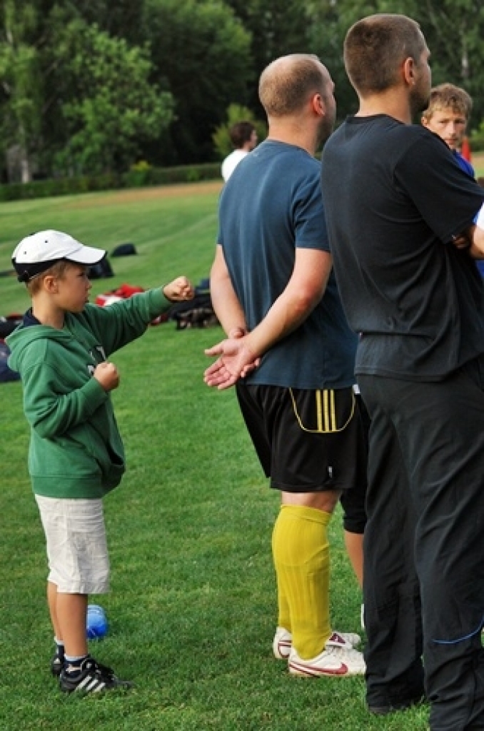 Trešdien, 10. augustā, pirmās Iecavas vidusskolas futbola laukumā tikās «Santos» un «Ballu motors» komandas. Pirmie rezultātu atklāja «Santos», kad izgājienā kļūdījās pretinieku vārtsargs Mihails Kohanovičs un vārtus guva Juris Ludriķis....
Autors: Uldis Varnevičs