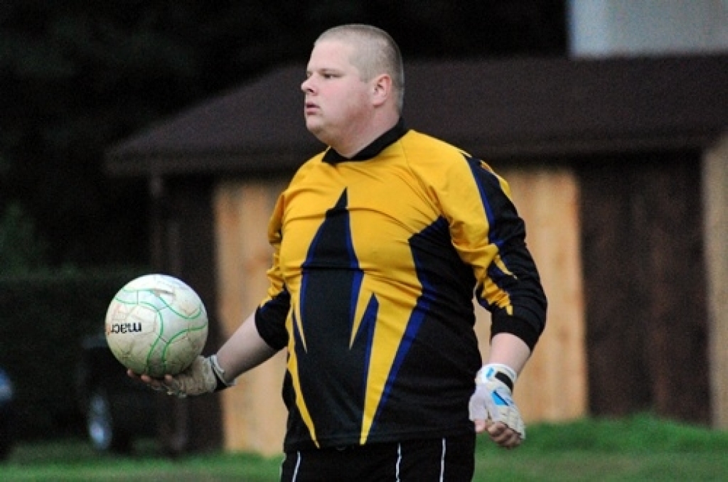Trešdien, 10. augustā, pirmās Iecavas vidusskolas futbola laukumā tikās «Santos» un «Ballu motors» komandas. Pirmie rezultātu atklāja «Santos», kad izgājienā kļūdījās pretinieku vārtsargs Mihails Kohanovičs un vārtus guva Juris Ludriķis....
Autors: Uldis Varnevičs