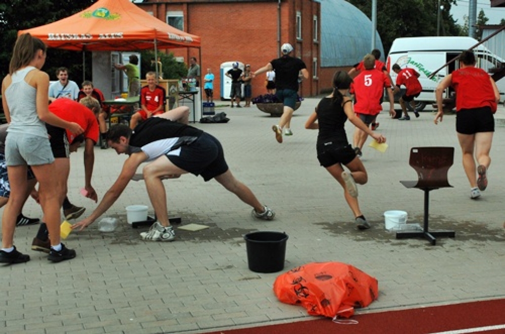 Ar trim uzvarām – šaušanā, lielajā stafetē un minifutbolā – noslēgumā labākais bija Gailīšu pagasts.
Futbola finālā tikās Gailīšu un Vecsaules futbolisti. Kaspara Priedola divi gūtie vārti ļāva triumfēt Gailīšu pagasta komandai un...
Autors: Uldis Varnevičs